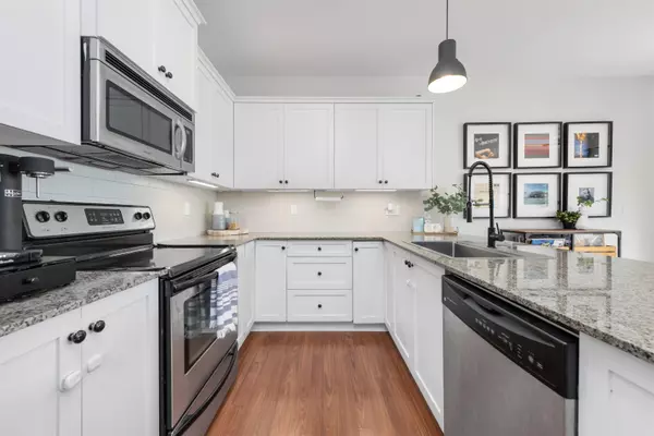 Surrey, BC V3S 1J1,17712 57a AVE #408