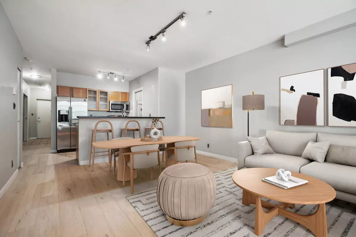 Vancouver, BC V6J 5J1,1688 Cypress ST #404