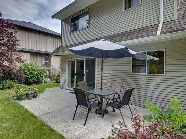 Gibsons, BC V0N 1V5,593 Oceanview DR