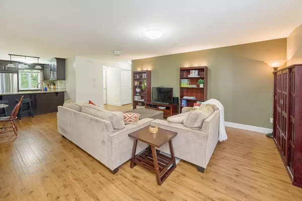 New Westminster, BC V3M 3R5,423 Eighth ST #103