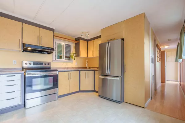 Gibsons, BC V0N 1V5,1413 Sunshine Coast HWY #5