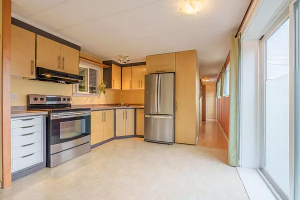 Gibsons, BC V0N 1V5,1413 Sunshine Coast HWY #5