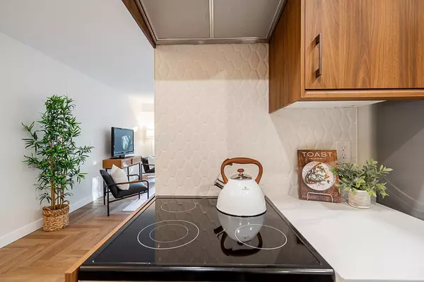 Vancouver, BC V6J 2H2,1717 W 13th AVE #207