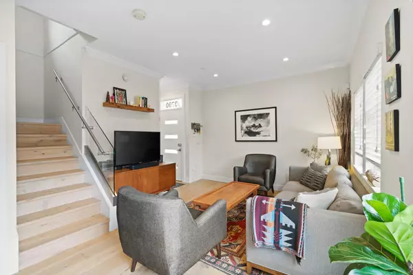 Vancouver, BC V5N 3W2,3790 Fleming ST