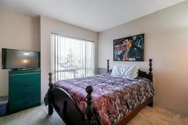 Surrey, BC V3W 9C6,13771 72a AVE #303