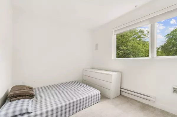 Vancouver, BC V5R 4S9,2688 Duke ST #206