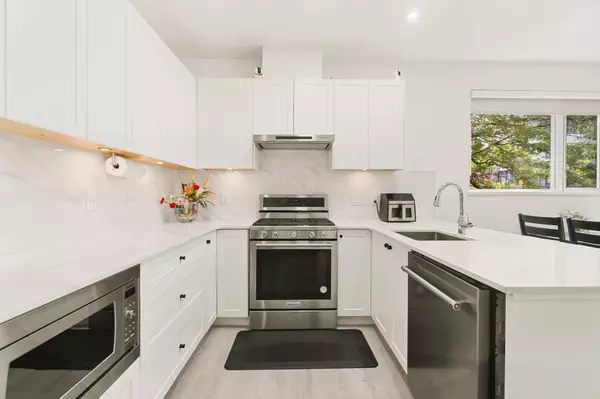 Vancouver, BC V5R 4S9,2688 Duke ST #206