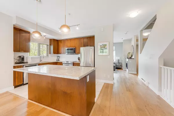 New Westminster, BC V3L 0A7,245 Francis WAY #44