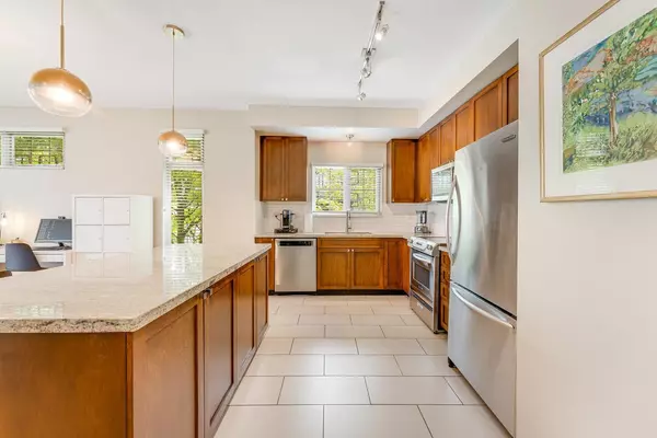 New Westminster, BC V3L 0A7,245 Francis WAY #44