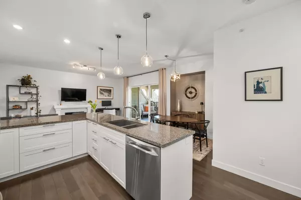 Ladner, BC V4K 2Y7,4689 52a ST #408