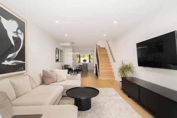 Lions Bay, BC V0N 2E0,438 Crosscreek RD