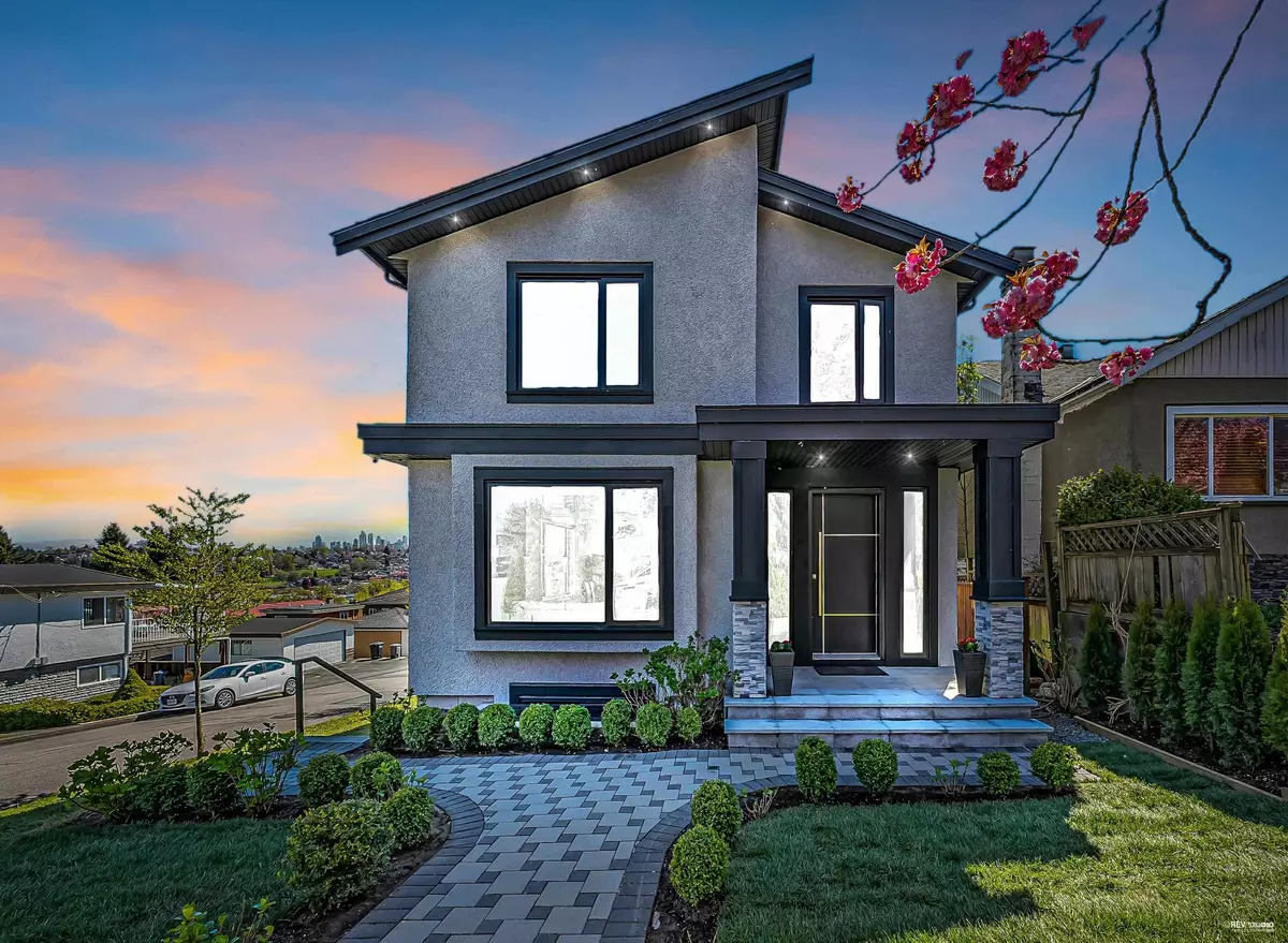 Vancouver, BC V5M 1V3,2996 E 7th AVE