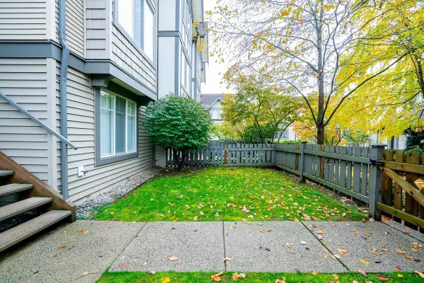 Langley, BC V2Y 0B4,20038 70 AVE #73