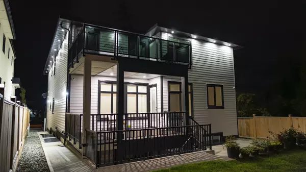 Surrey, BC V4A 9A7,937 160b ST