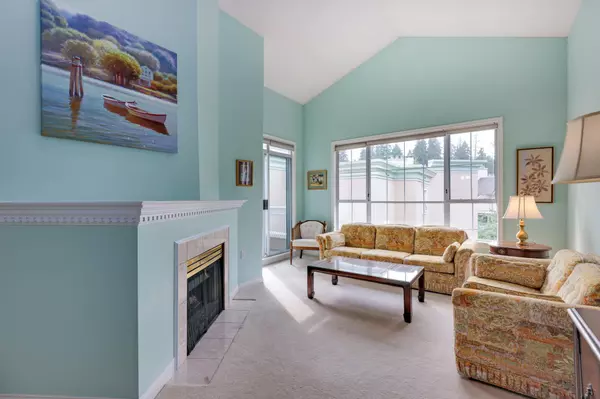 Coquitlam, BC V3B 7N1,2995 Princess CRES #412