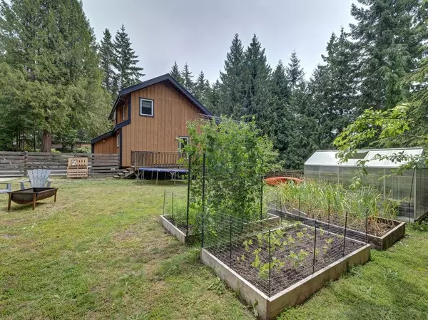 Halfmoon Bay, BC V7Z 1A6,8057 Cooper RD