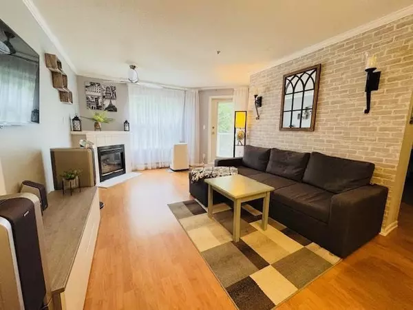 Surrey, BC V3W 2M7,12739 72 AVE #208