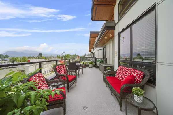 Pitt Meadows, BC V3Y 2J2,12460 191 ST #420