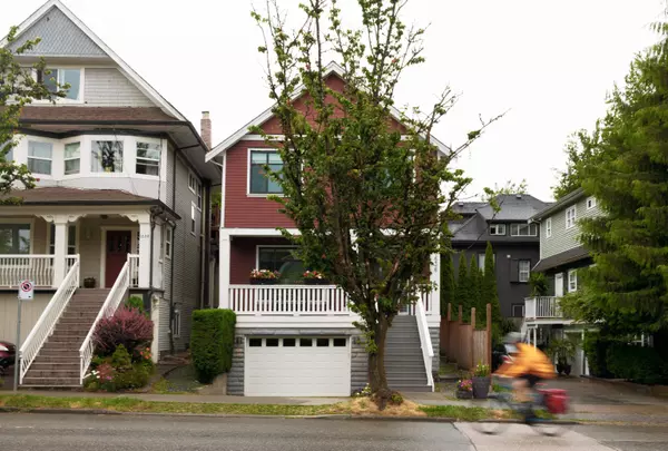 Vancouver, BC V5L 4H3,1636 Victoria DR