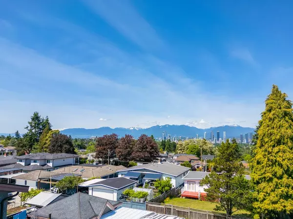 Burnaby, BC V5H 1L6,4849 Shepherd ST