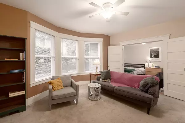 Vancouver, BC V5L 4A2,832 Salsbury DR