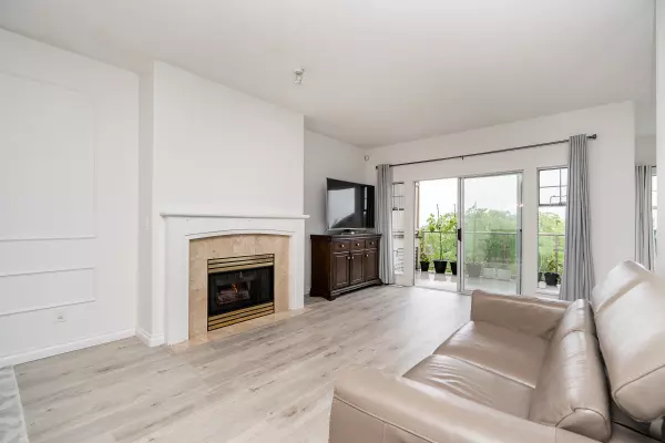 Coquitlam, BC V3E 2W8,2979 Panorama DR #32