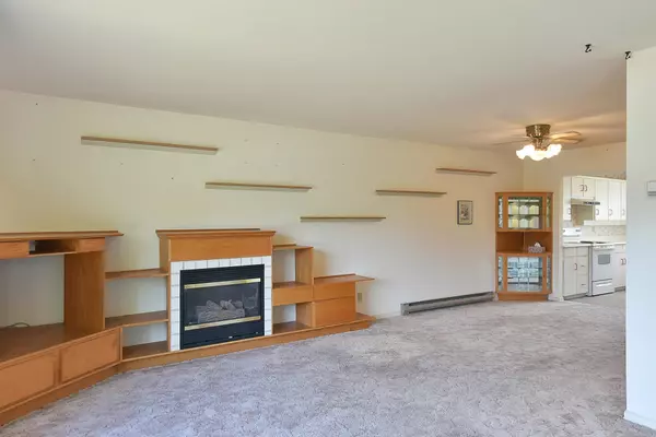 Sechelt, BC V0N 3A0,5703 Dolphin ST