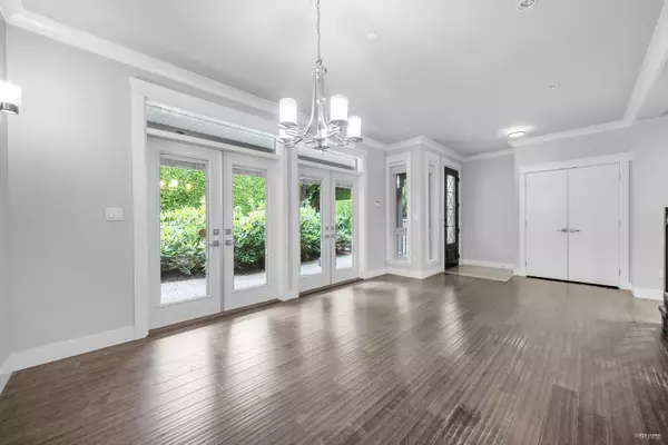 North Vancouver, BC V7M 1R3,651 W 14th ST #3