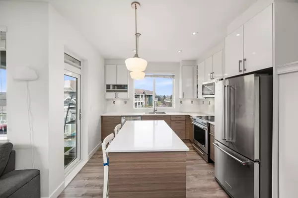 Surrey, BC V3S 6X6,16388 64 AVE #303