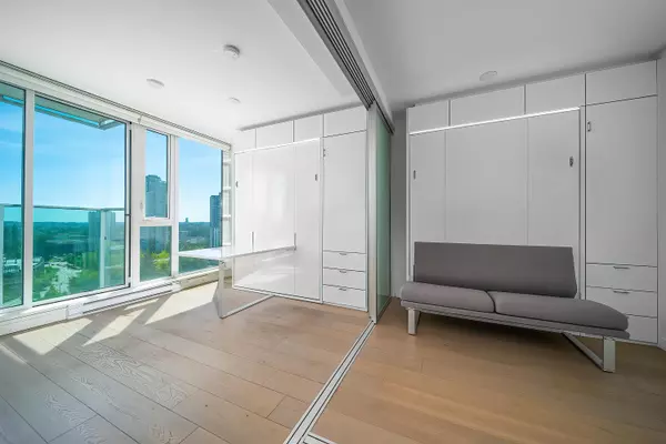 Surrey, BC V3T 0N2,13438 Central AVE #1913