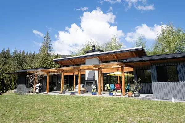 Gibsons, BC V0N 1V7,996 Reed RD