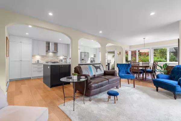 North Vancouver, BC V7R 4N4,5916 Nancy Greene WAY