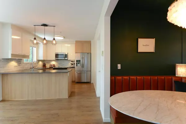 Coquitlam, BC V3K 4L6,210 Lebleu ST #205