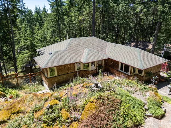 Pender Island, BC V0N 2M2,2622 Lighthouse LN