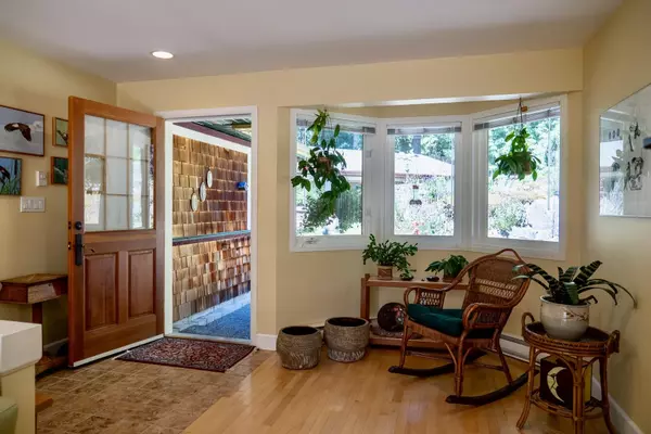 Pender Island, BC V0N 2M2,2622 Lighthouse LN