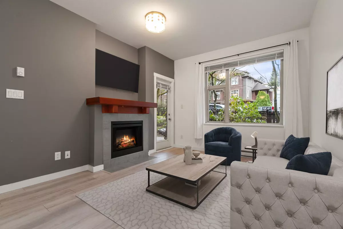 New Westminster, BC V3L 5W4,675 Park CRES #109