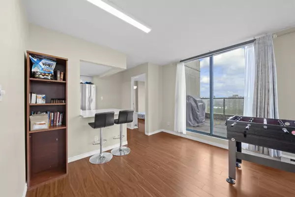 New Westminster, BC V3M 6R3,838 Agnes ST #PH05