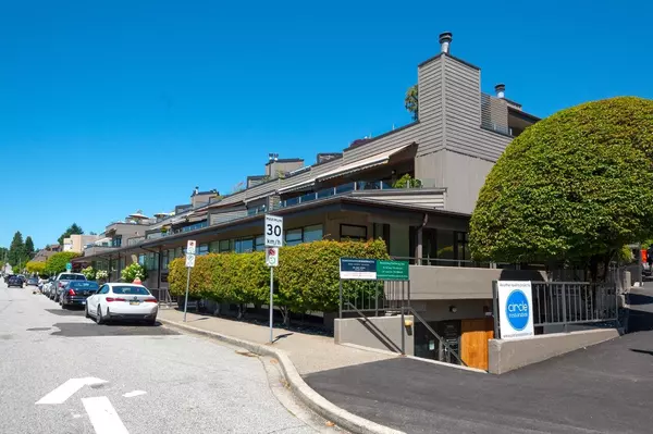 West Vancouver, BC V7V 4G9,225 24th ST #203