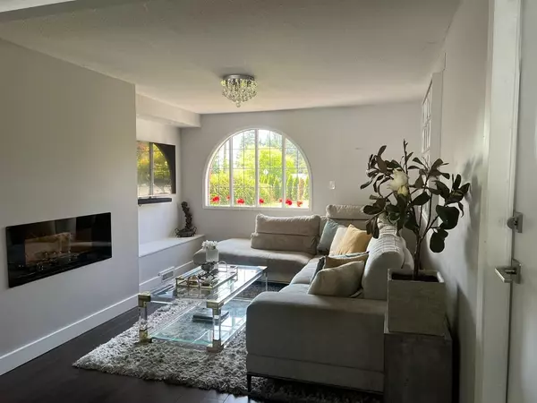 West Vancouver, BC V7T 1Z3,695 Burley DR