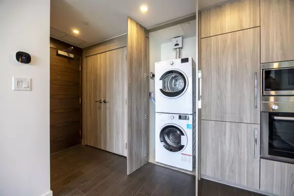 Surrey, BC V3T 0V2,13768 100th AVE #2101