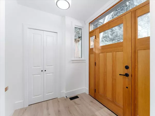 West Vancouver, BC V7W 2K8,6810 Hycroft RD