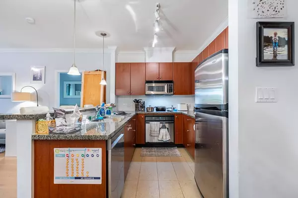 Port Moody, BC V3H 5N1,200 Capilano RD #103