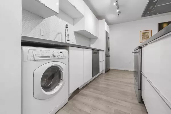 Vancouver, BC V5Z 3K6,3353 Heather ST #101