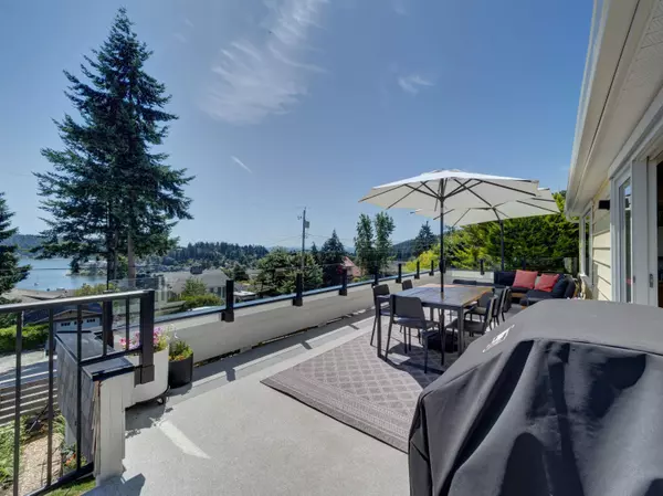 Gibsons, BC V0N 1V0,543 Sargent RD