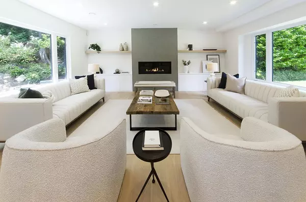 West Vancouver, BC V7V 3J5,4002 Bayridge AVE