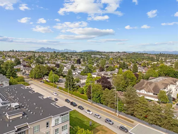 Surrey, BC V4N 6R5,6438 195a ST #216