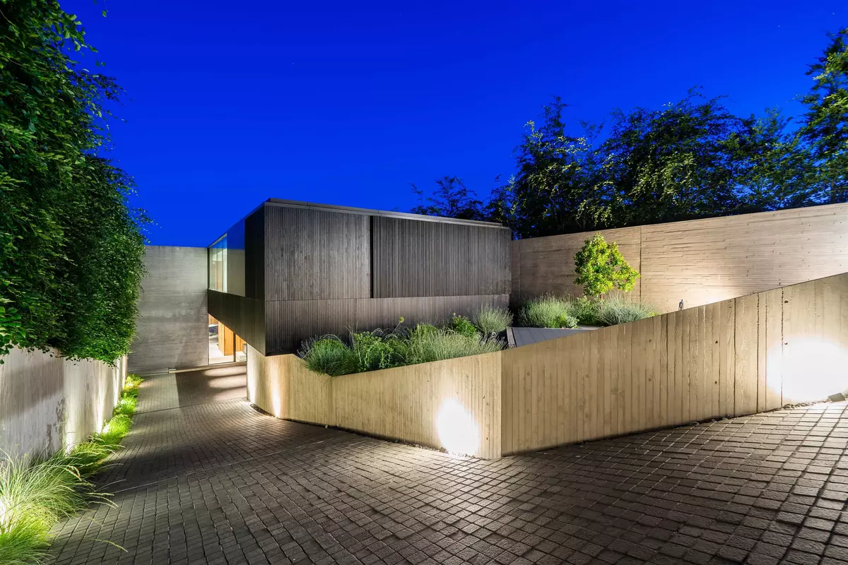 West Vancouver, BC V7V 1E4,2642 Bellevue AVE