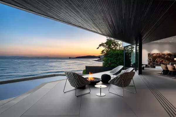 West Vancouver, BC V7V 1E4,2642 Bellevue AVE