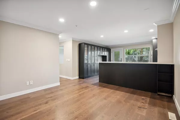 Port Coquitlam, BC V3B 7V8,758 Riverside DR #97