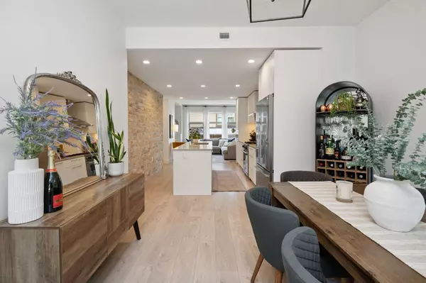 Port Moody, BC V3H 0K4,2318 St Andrews ST